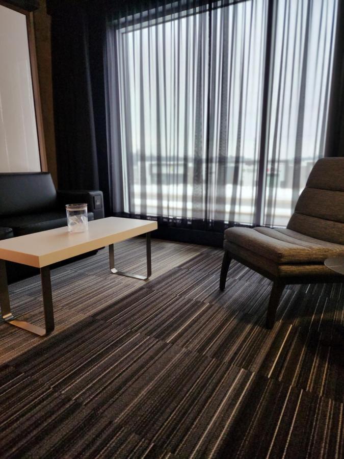 Grand Hotel Times Blainville-Mirabel Esterno foto