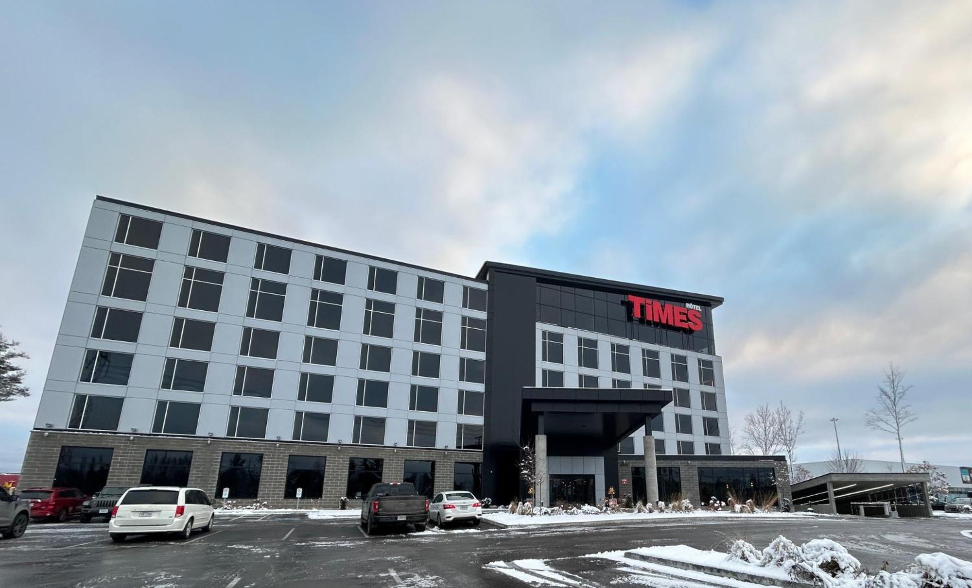 Grand Hotel Times Blainville-Mirabel Esterno foto