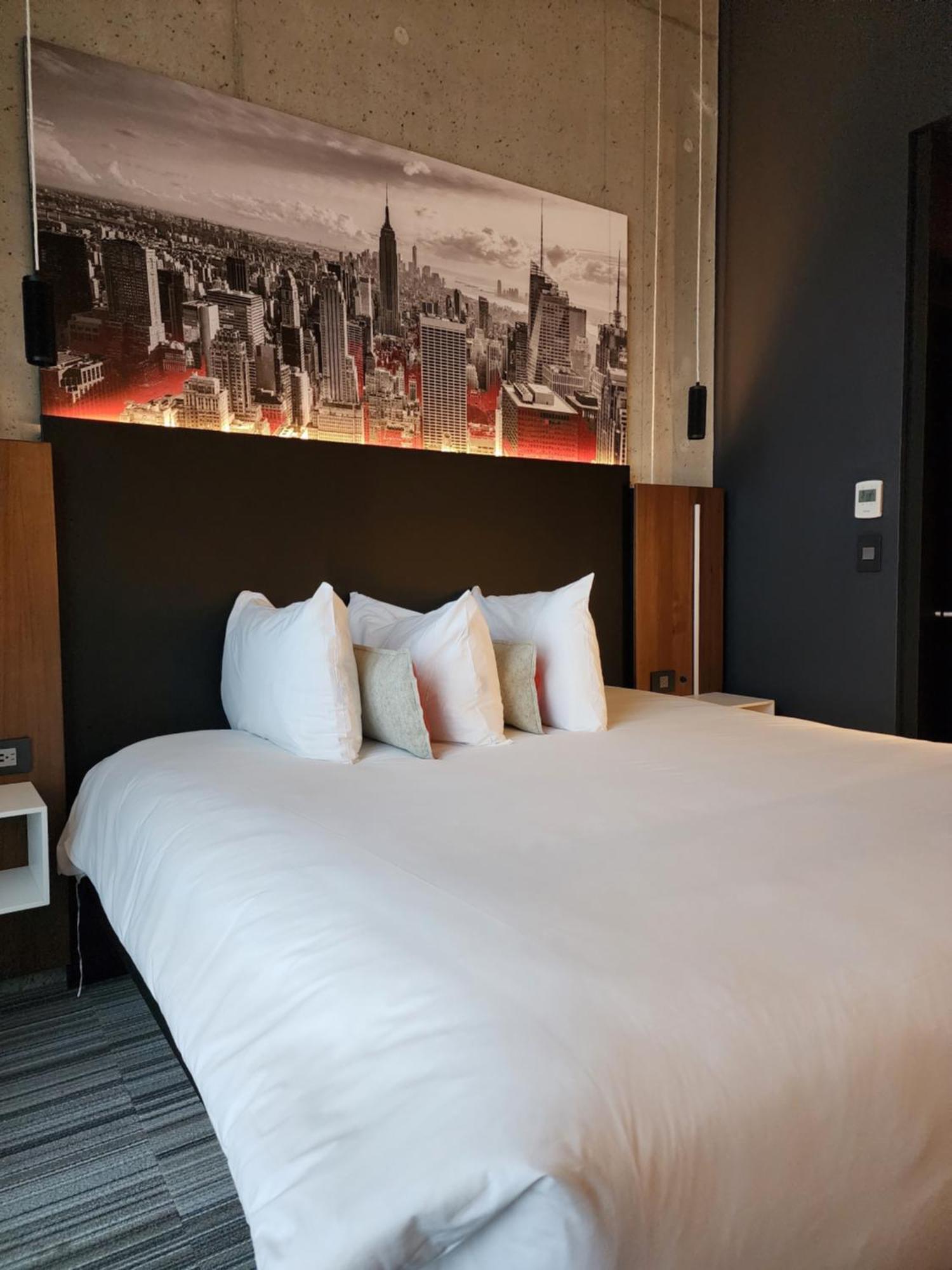 Grand Hotel Times Blainville-Mirabel Esterno foto